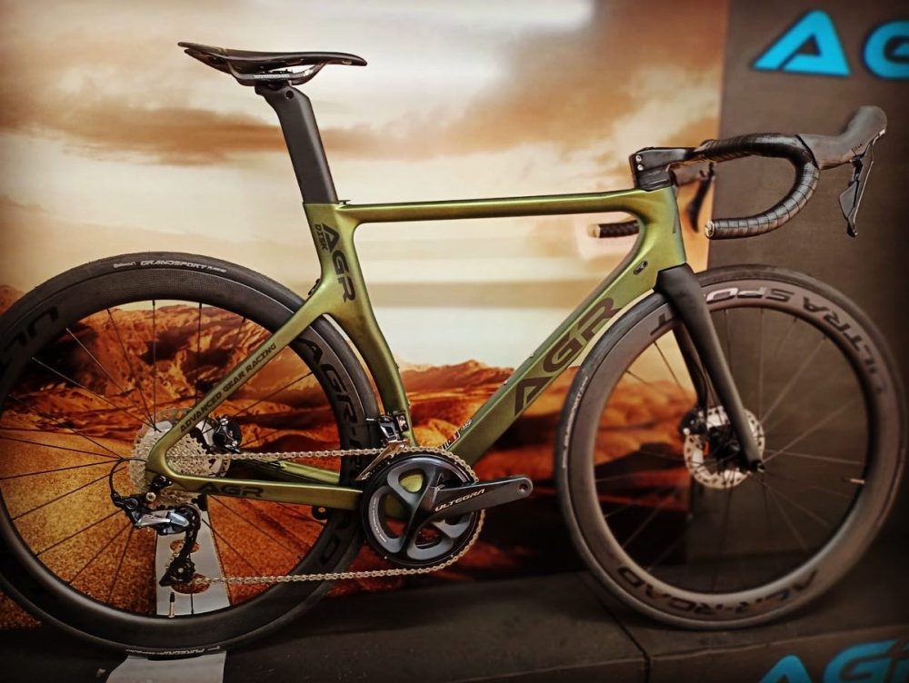 AGR carbon fiber bicycle Shimano Ultegra R8020